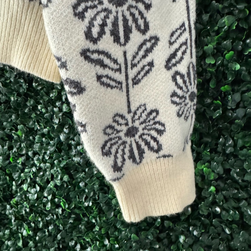 &merci Cream Crewneck Floral Detail Knit Cotton Blend Sweater Size Medium - Picture 3 of 6